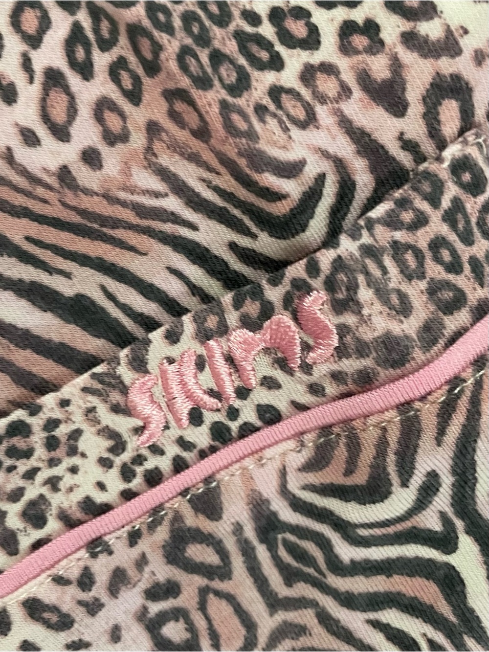 Skims Sleep Short Sleeve Button Up Top & Shorts Pink Animal Print Pajama Set S - Picture 7 of 7